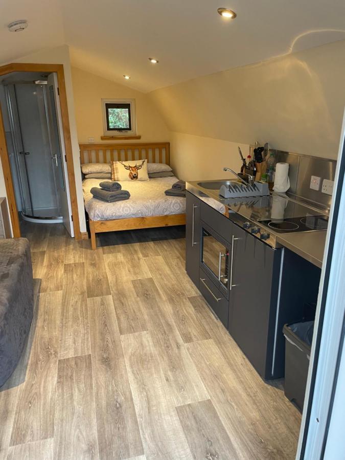 Morvan Pod&Hot tub Fort William Buitenkant foto